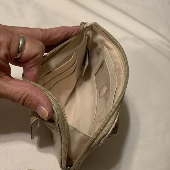 Liz Claiborne Wristlet w/leather trim. Zip around w/zipper pocket & snap closure - Picture 9 of 10